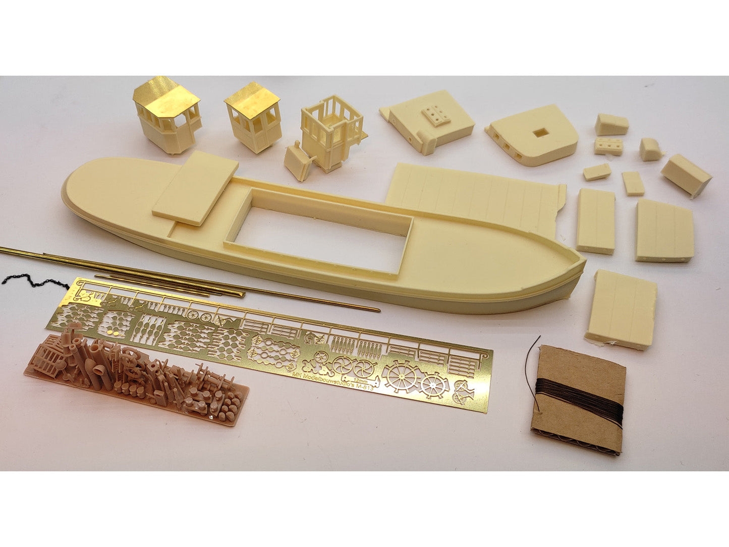 Binnenvaartschip 20m, kunststof bouwset. Art. K-802