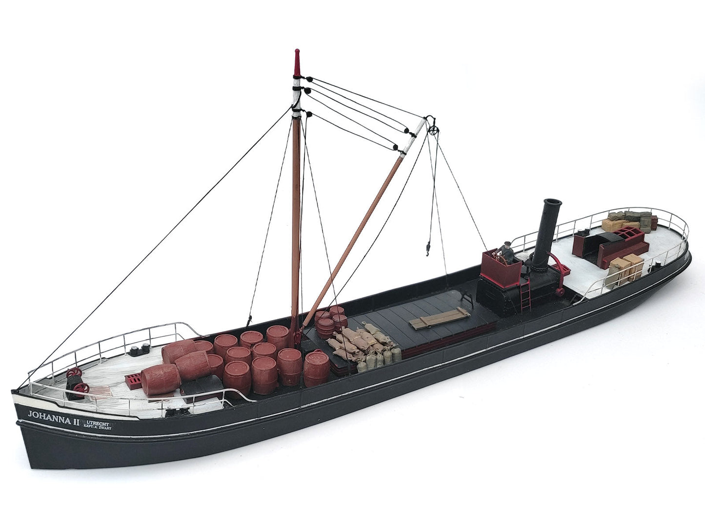 Beurtvaartschip 31m, kunststof bouwset. Art. K-804 en K-805