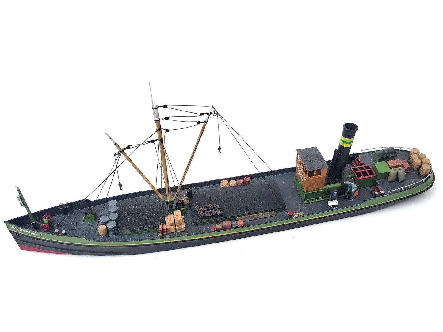 Beurtvaartschip 31m, kunststof bouwset. Art. K-804 en K-805