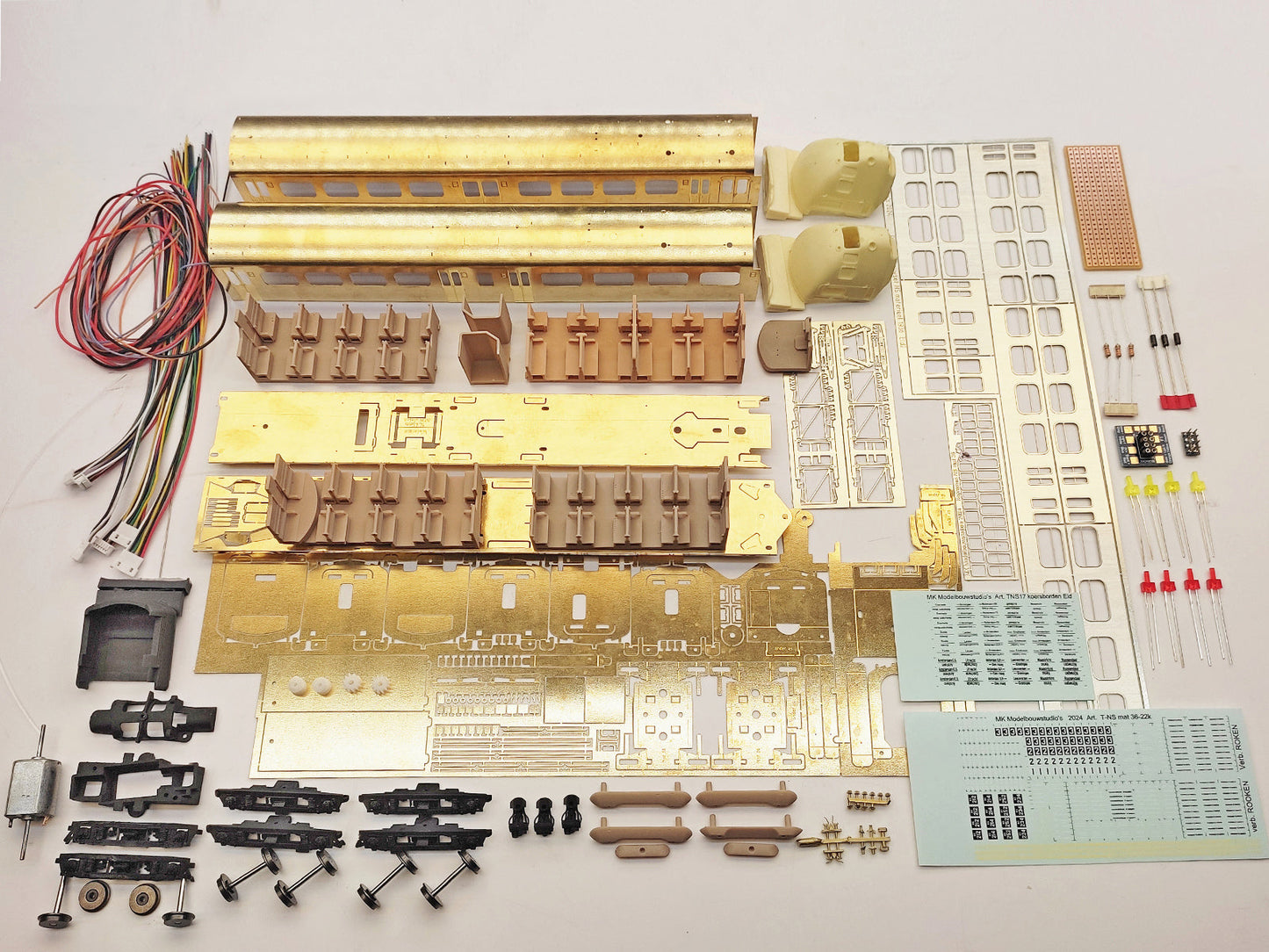 NS DE5 diesel treinstellen, messing bouwset (inzet 1940-1974) - Vooraankondiging